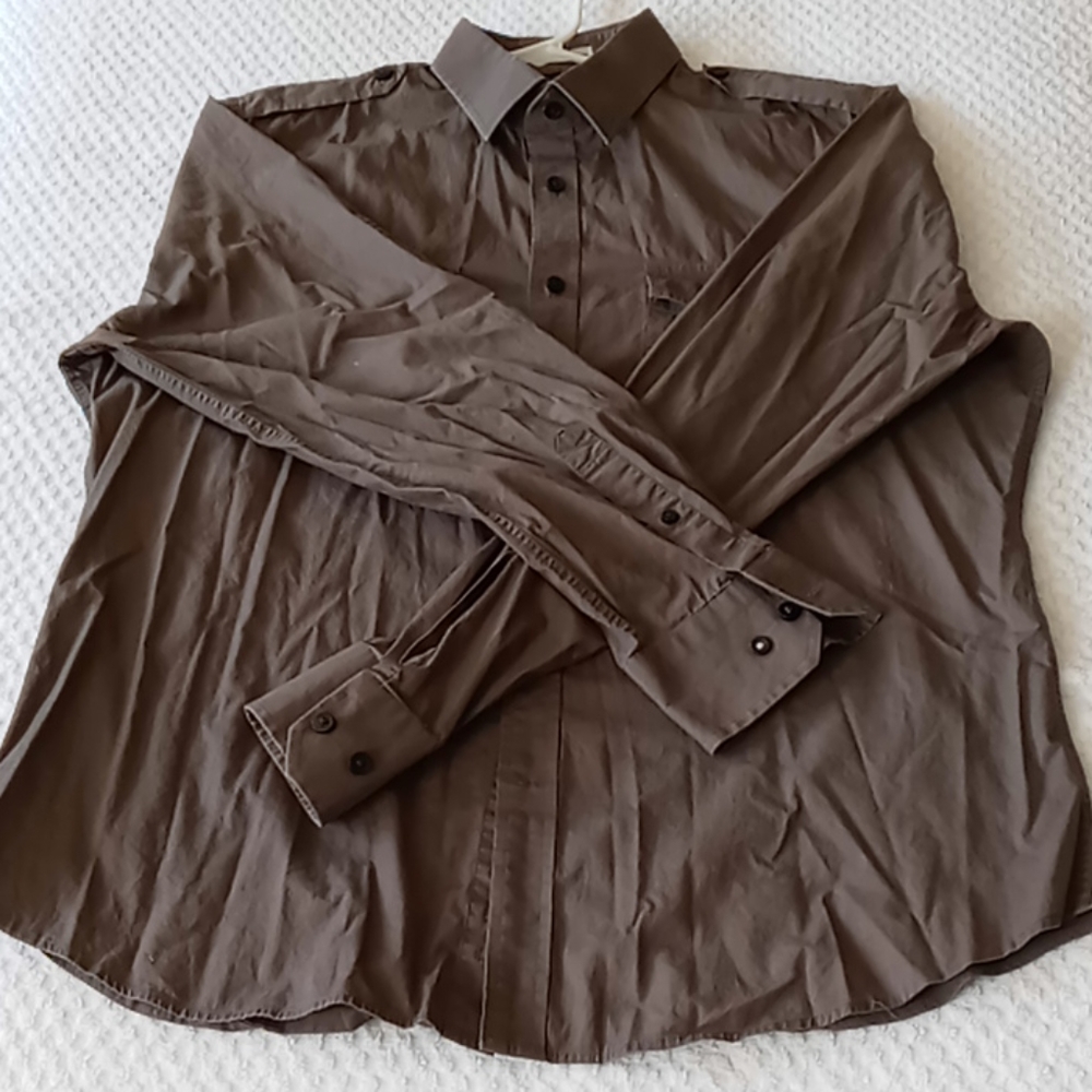 Button-up shirt - Picture 3 of 4